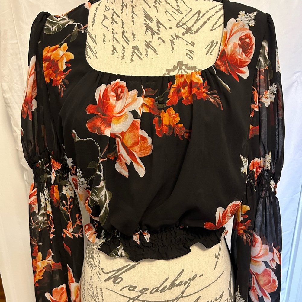 NWT Guess Black and Floral Gwendolyn Bell Sleeve Blouse. Sheer sleeve. SZ S